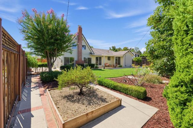 1091 Rockefeller Drive, Sunnyvale, CA 94087
