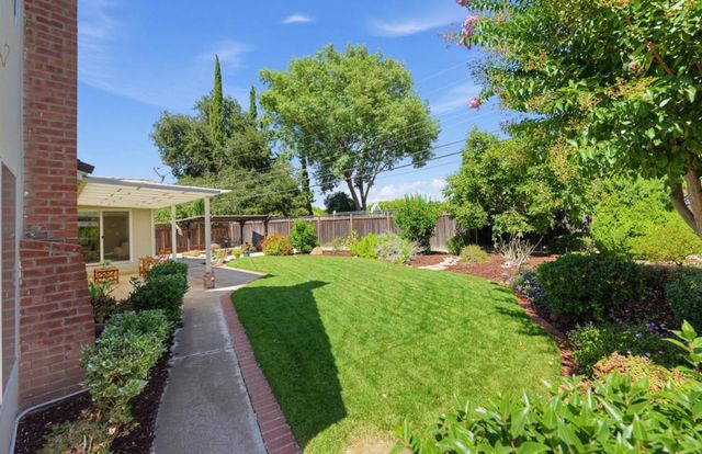 1091 Rockefeller Drive, Sunnyvale, CA 94087