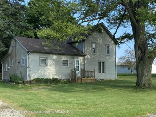 407 S Woodhull Road, Laingsburg, MI 48848