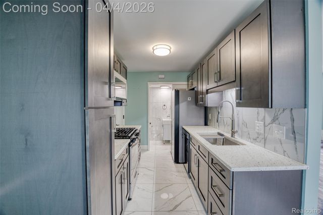 23532 Stonehenge Boulevard, Novi, MI 48375