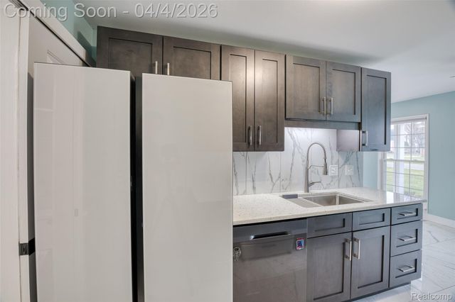 23532 Stonehenge Boulevard, Novi, MI 48375