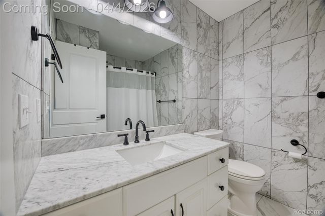 23532 Stonehenge Boulevard, Novi, MI 48375