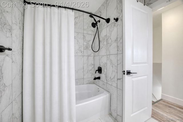 23532 Stonehenge Boulevard, Novi, MI 48375