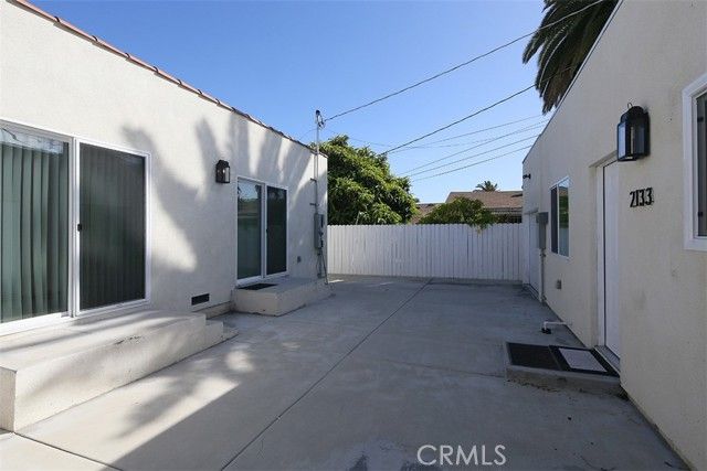 2131 S Cloverdale, Los Angeles, CA 90016