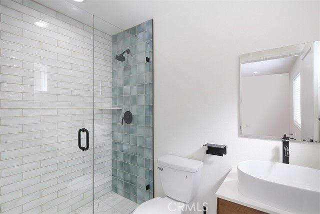 2131 S Cloverdale, Los Angeles, CA 90016