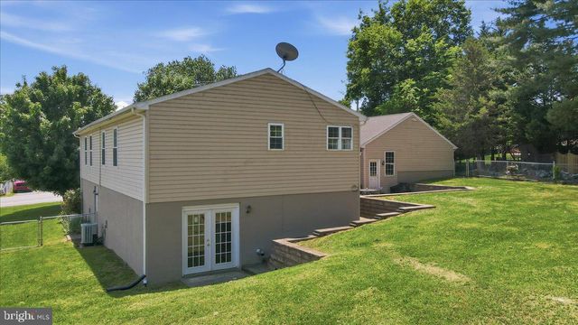 16818 STERLING RD, Williamsport, MD 21795