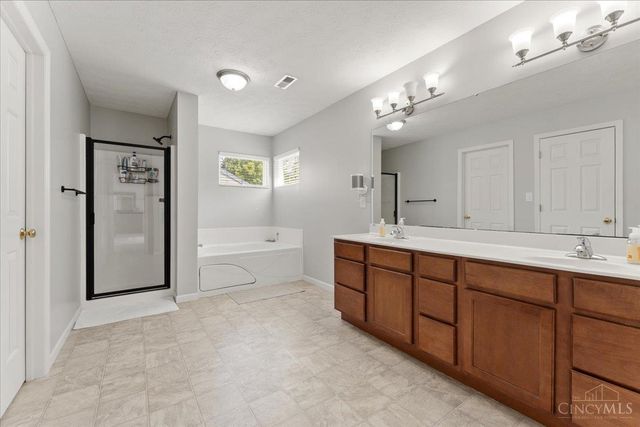 6076 Driftwood Court, Hamilton Twp, OH 45039