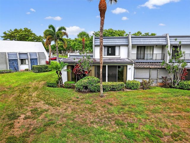 4817 Esedra Ct, Lake Worth, FL 33467