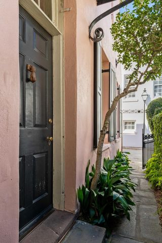 11 Saint Michaels Alley, Charleston, SC 29401