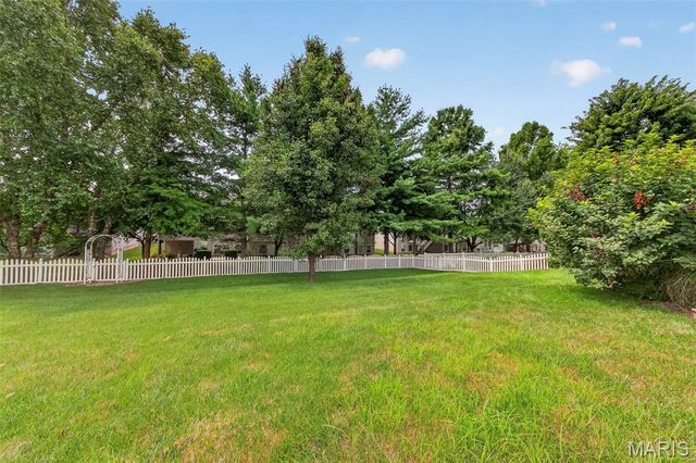72 Brimstone Corner, O'fallon, MO 63366
