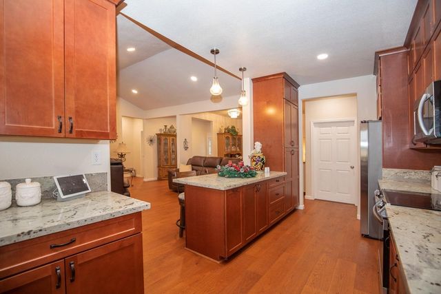 21271 Latrobe Rd, Plymouth, CA 95669