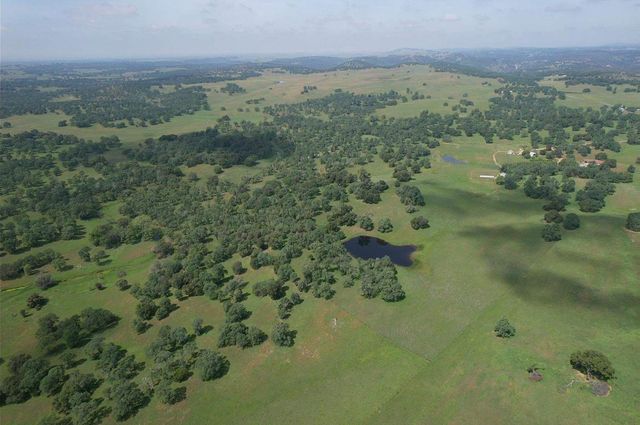 21271 Latrobe Rd, Plymouth, CA 95669