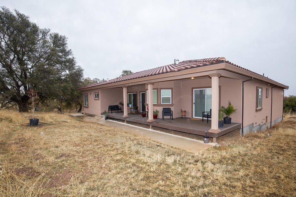 21271 Latrobe Rd, Plymouth, CA 95669