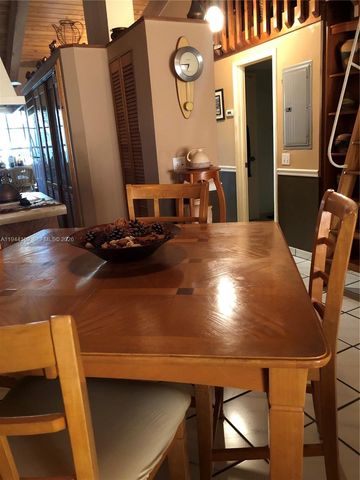 13636 SW 102nd Ln, Miami, FL 33186