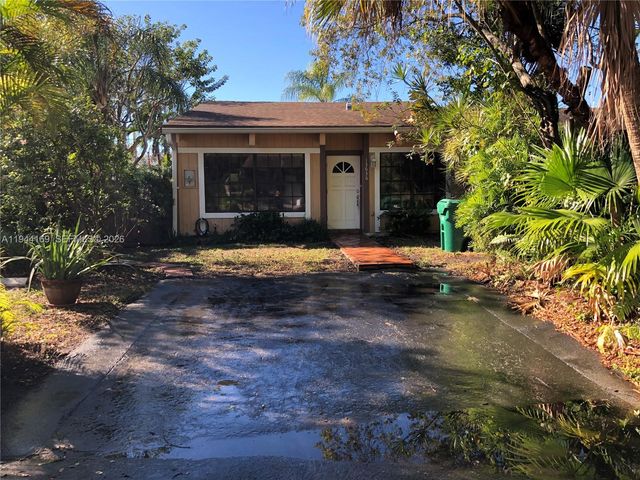 13636 SW 102nd Ln, Miami, FL 33186