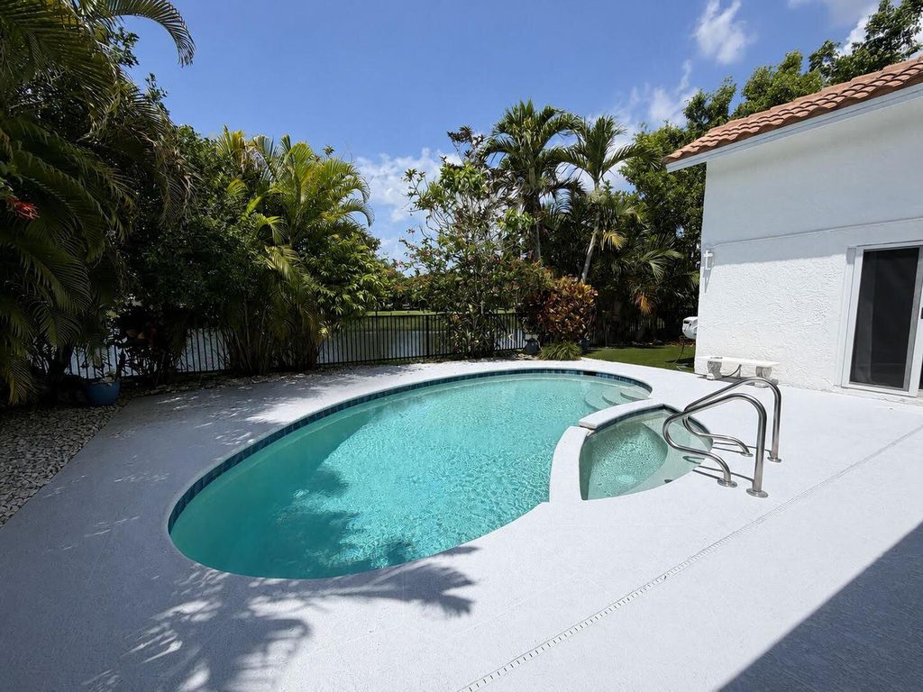 10562 Fenway Place, Boca Raton, FL 33498