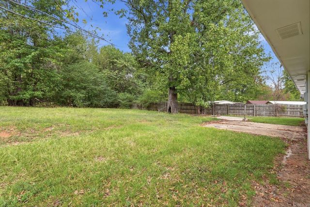 1424 Lockhart Street, Benton, AR 72015