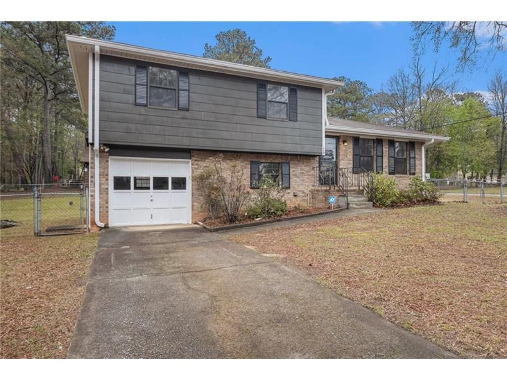 175 Slicky Rock Court, Riverdale, GA 30274