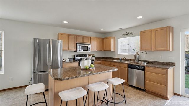 21470 SE 299TH Way, Kent, WA 98042