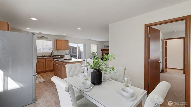 21470 SE 299TH Way, Kent, WA 98042