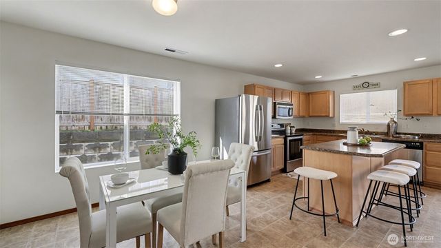 21470 SE 299TH Way, Kent, WA 98042