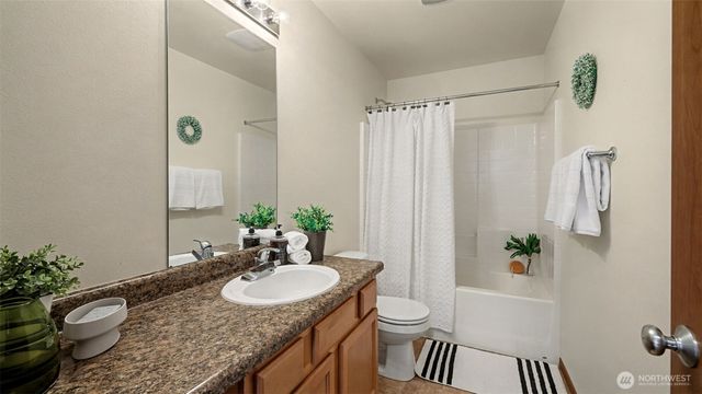 21470 SE 299TH Way, Kent, WA 98042