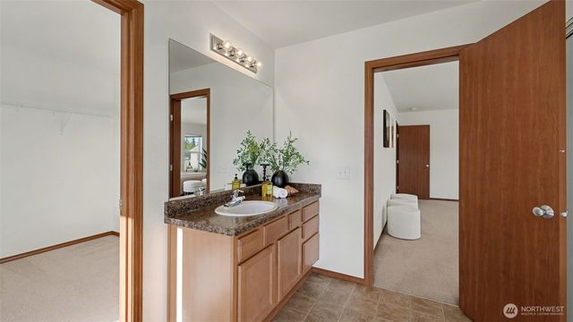 21470 SE 299TH Way, Kent, WA 98042