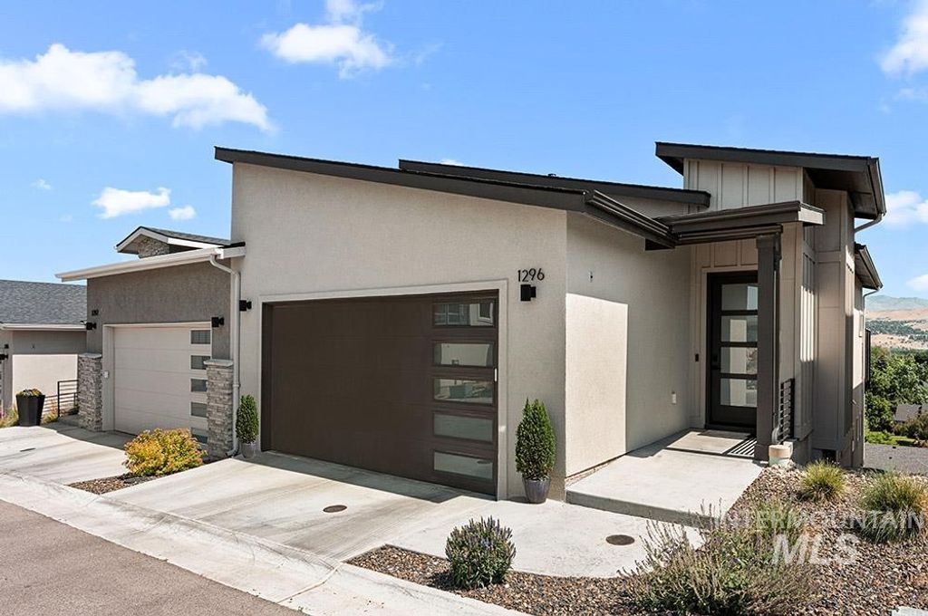 1296 E Echelon Ridge Ln, Boise, ID 83716