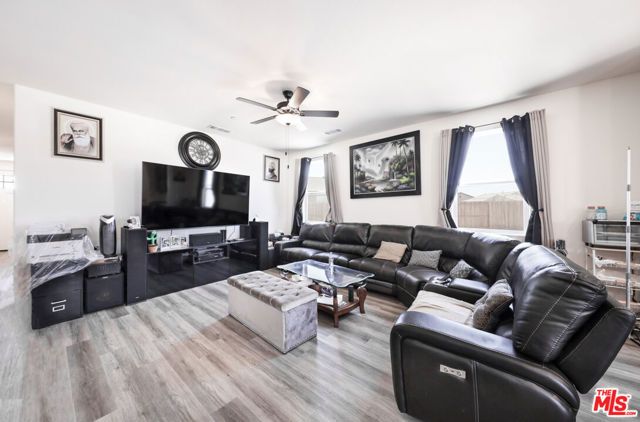 7700 Nigu River Street, Bakersfield, CA 93311