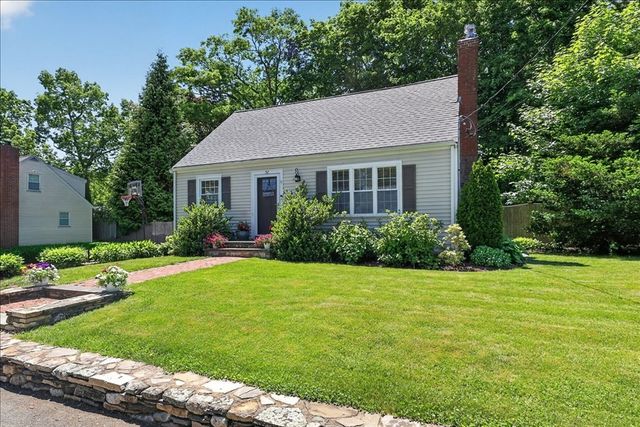 52 Gerard Rd, Norwell, MA 02061