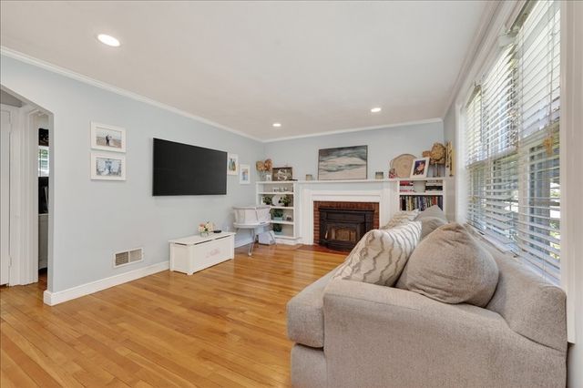 52 Gerard Rd, Norwell, MA 02061