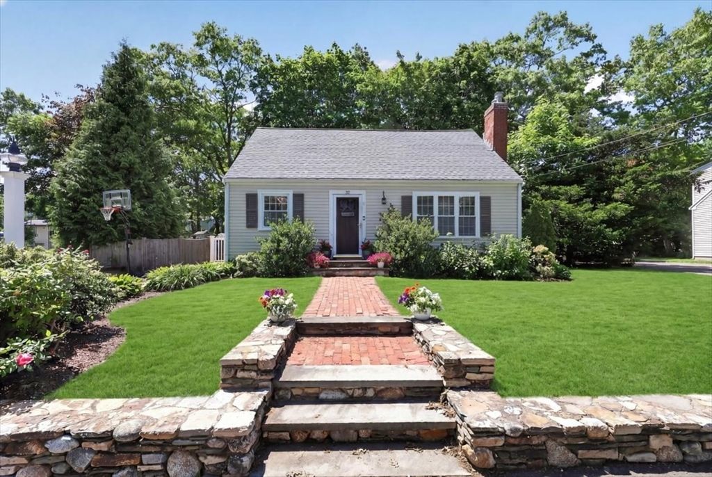 52 Gerard Rd, Norwell, MA 02061