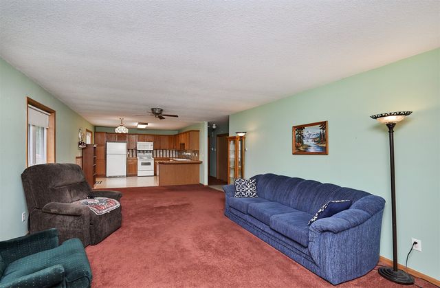 220 W Clay Street, Osceola, IA 50213