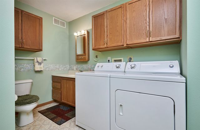 220 W Clay Street, Osceola, IA 50213