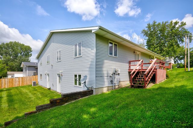 220 W Clay Street, Osceola, IA 50213