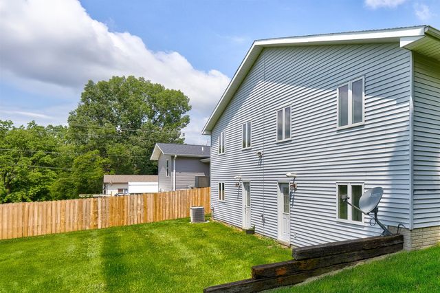 220 W Clay Street, Osceola, IA 50213