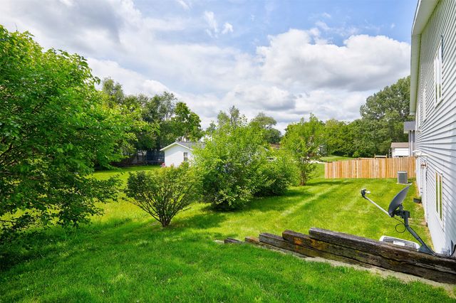 220 W Clay Street, Osceola, IA 50213