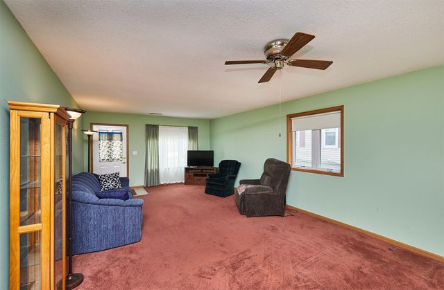 220 W Clay Street, Osceola, IA 50213