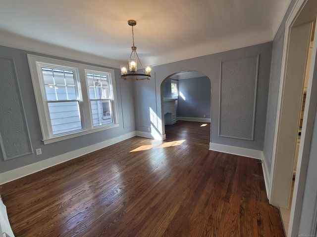 1146 Lakepointe Street, Grosse Pointe, MI 48230