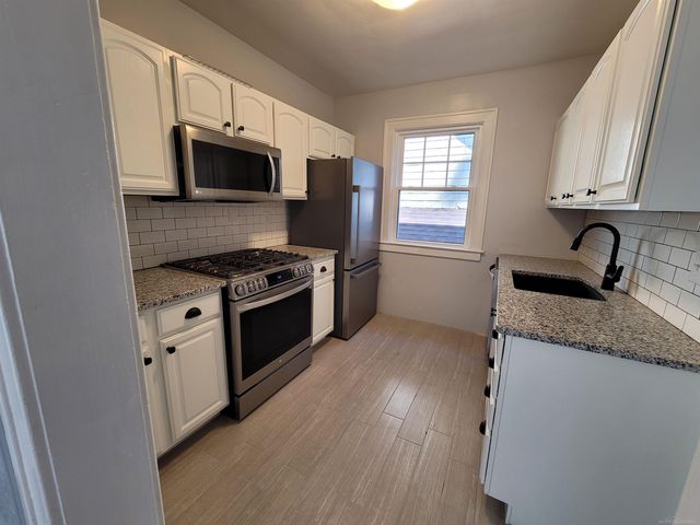 1146 Lakepointe Street, Grosse Pointe, MI 48230