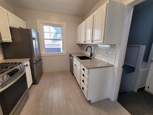 1146 Lakepointe Street, Grosse Pointe, MI 48230