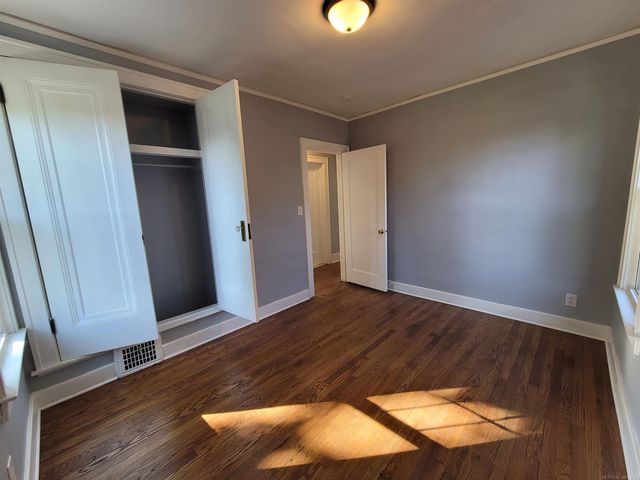 1146 Lakepointe Street, Grosse Pointe, MI 48230