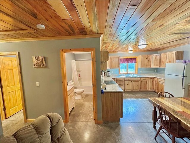 7512 W Poertner Road, Neillsville, WI 54456