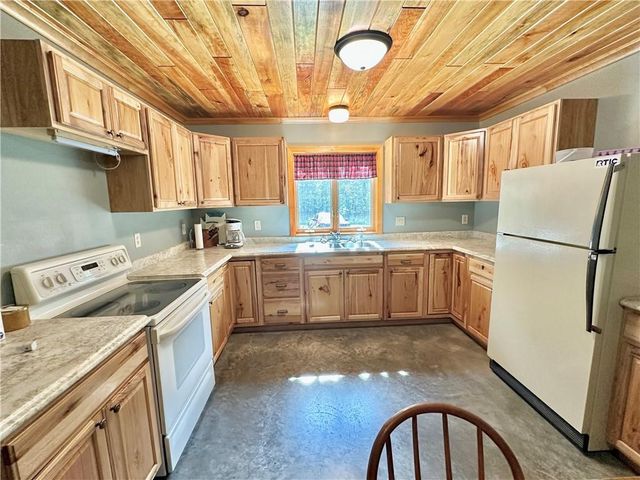 7512 W Poertner Road, Neillsville, WI 54456