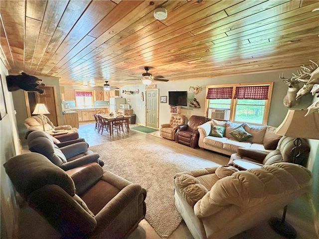 7512 W Poertner Road, Neillsville, WI 54456