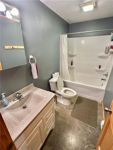 7512 W Poertner Road, Neillsville, WI 54456