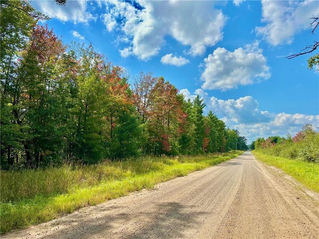 7512 W Poertner Road, Neillsville, WI 54456