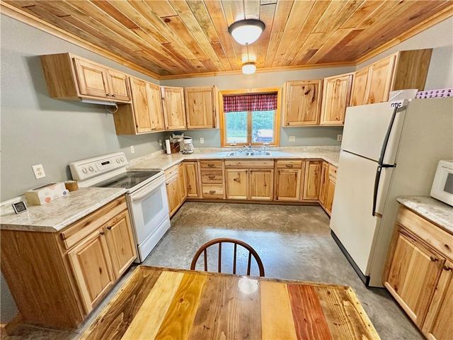 7512 W Poertner Road, Neillsville, WI 54456