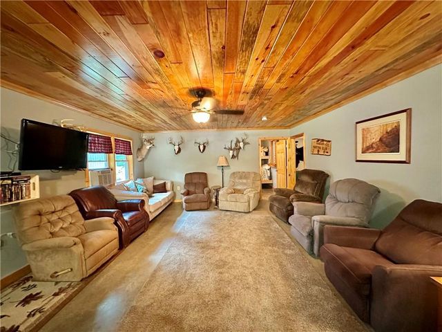 7512 W Poertner Road, Neillsville, WI 54456