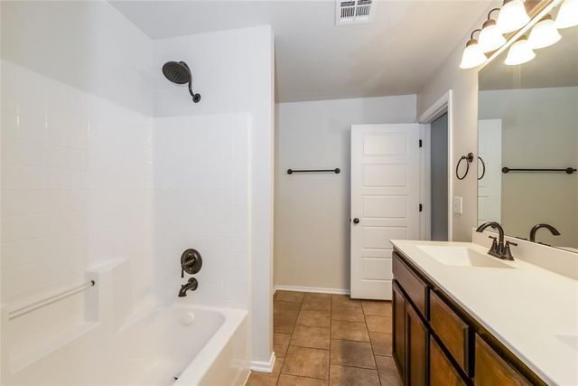 1338 Selborne Place, Yukon, OK 73099